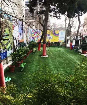 مدرسه مهرآیین، فضاي تفريحي مدرسه مهرآيين زعفرانيه