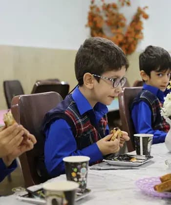 مدرسه علامه طباطبایی (ونک)، صبحانه هر روز با منوی متفاوت در دبستان علامه طباطبایی ونک