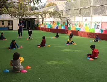 مدرسه علامه طباطبایی (ونک)، دانش آموزان علامه طباطبایی ونک، عاشق زنگ ورزش و حیاط مدرسه هستند